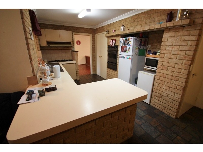 2 Austen Street, Munster WA 6166