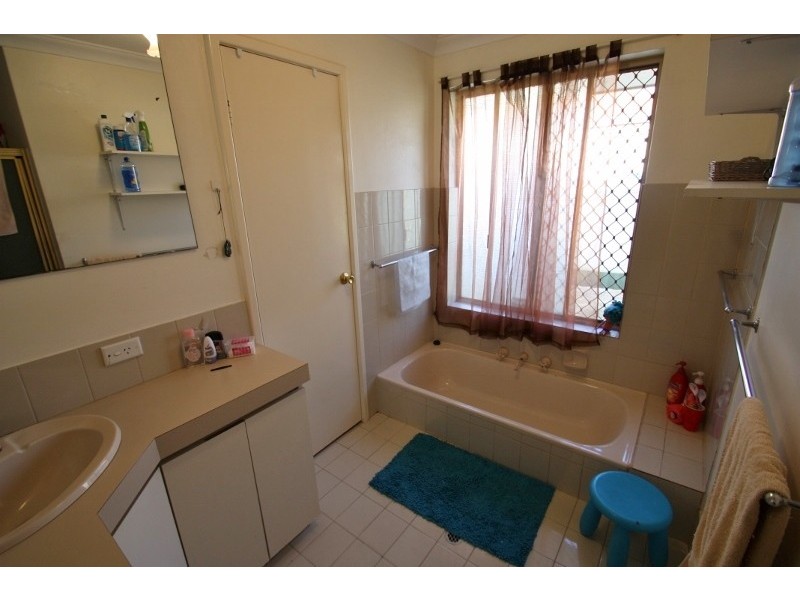 2 Austen Street, Munster WA 6166