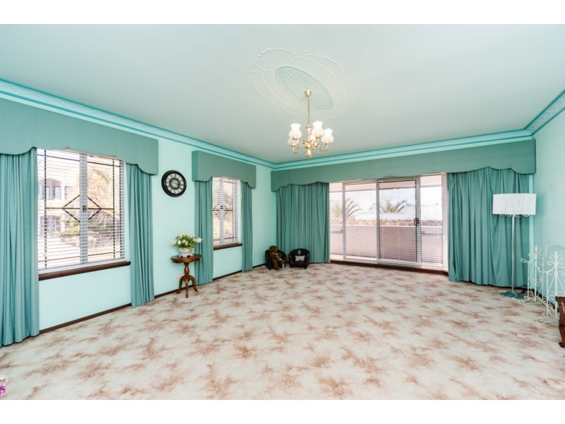 11 Porpoise Court, Coogee WA 6166