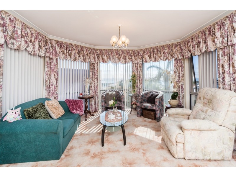 11 Porpoise Court, Coogee WA 6166