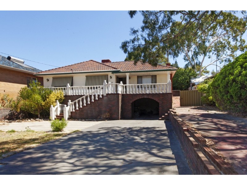13 Wiluna Avenue, White Gum Valley WA 6162