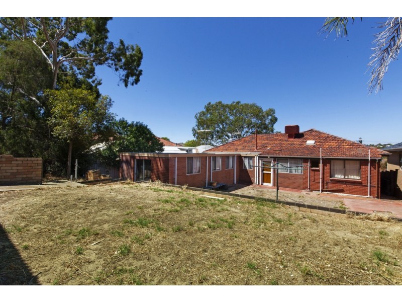 13 Wiluna Avenue, White Gum Valley WA 6162