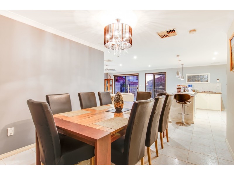 25 Geordie Court, Coogee WA 6166