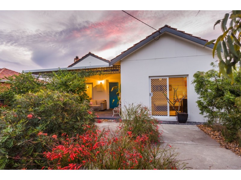 27 Paget Street, Hilton WA 6163