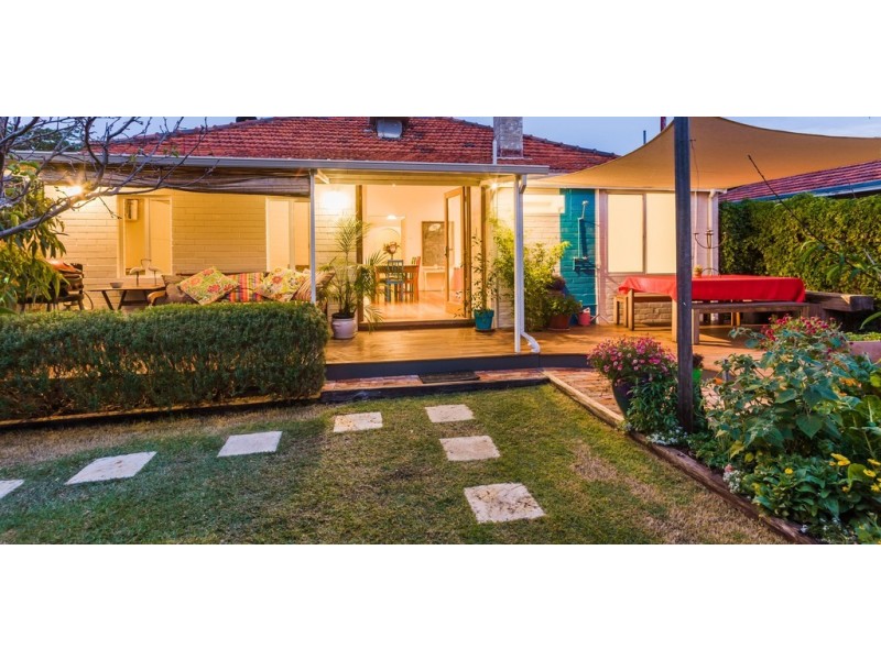 27 Paget Street, Hilton WA 6163