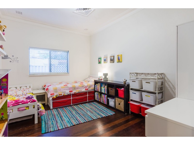 27 Paget Street, Hilton WA 6163