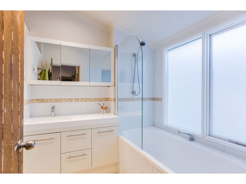 27 Paget Street, Hilton WA 6163