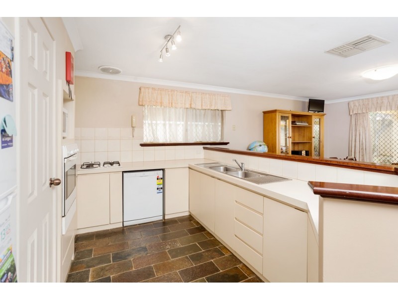 21 Collett Way, Leeming WA 6149