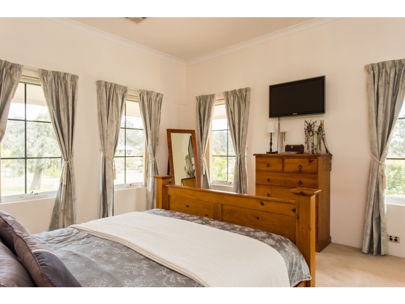 5 Cartland Court, Bedfordale WA 6112