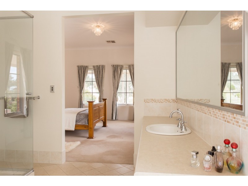 5 Cartland Court, Bedfordale WA 6112