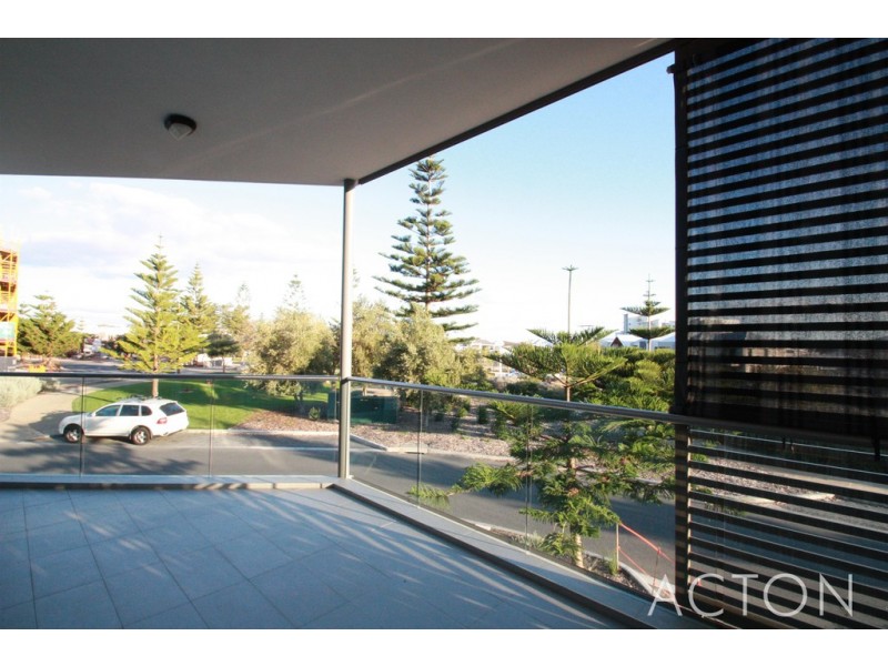 2/2 South Beach Promenade, North Coogee WA 6163