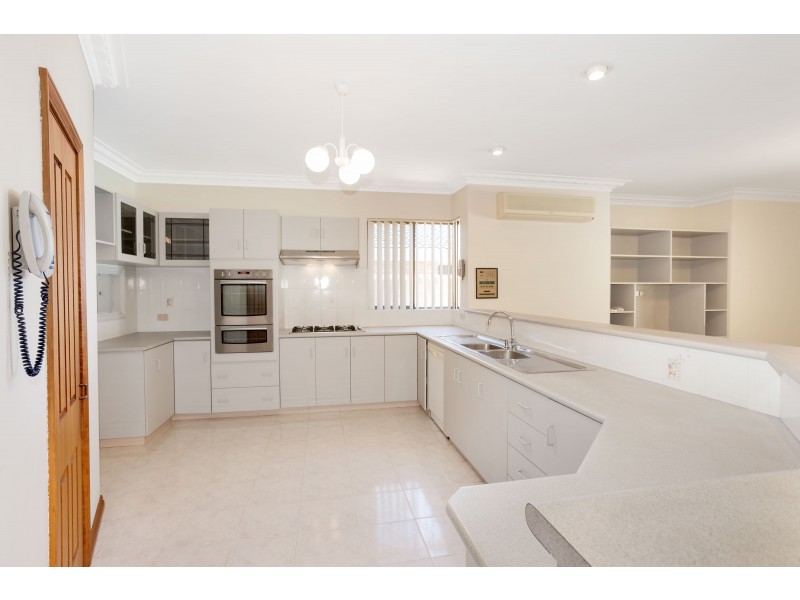 31 Kingston Place, Kardinya WA 6163