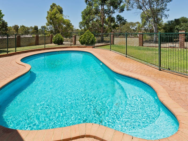 7 Ara Cove, Wandi WA 6167