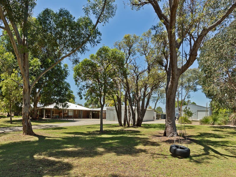 7 Ara Cove, Wandi WA 6167