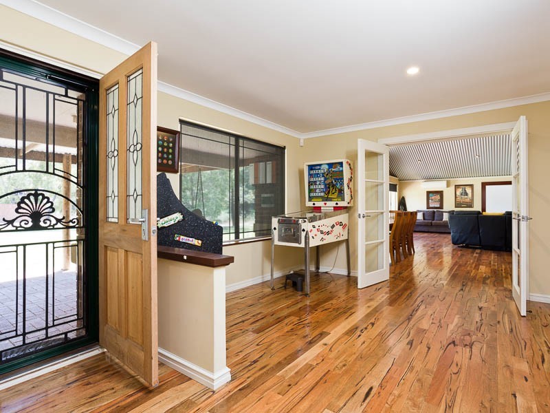 7 Ara Cove, Wandi WA 6167