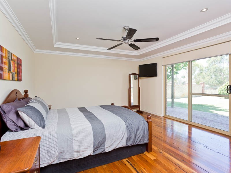 7 Ara Cove, Wandi WA 6167