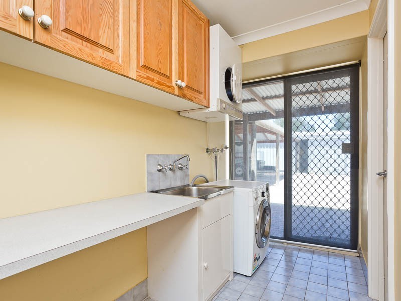 7 Ara Cove, Wandi WA 6167