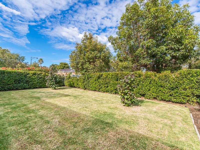 4 Keenan Street, Hamilton Hill WA 6163