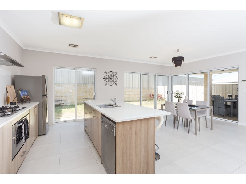 5 Ninghan Lookout, Beeliar WA 6164
