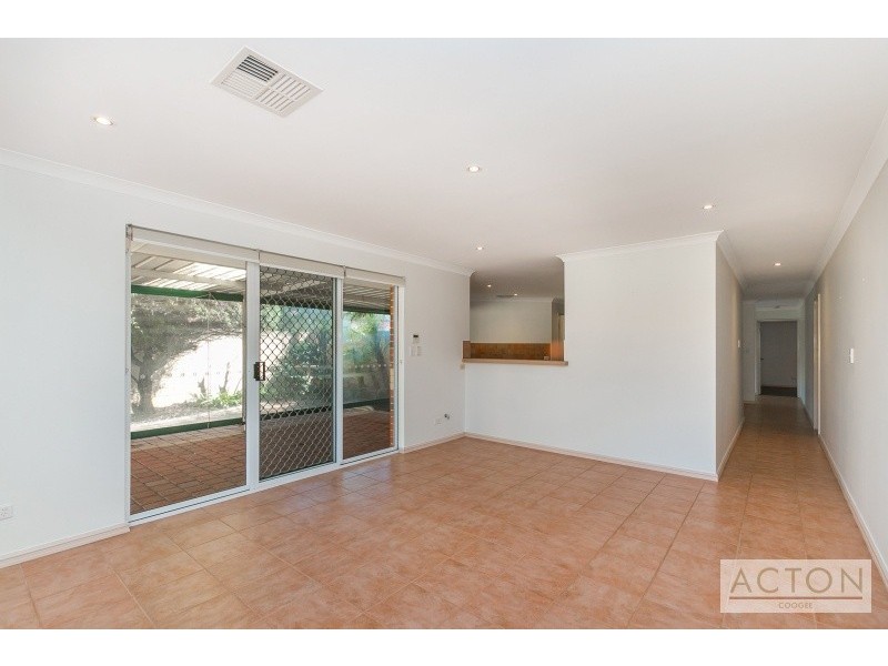 2 Picotee Mews, Coogee WA 6166