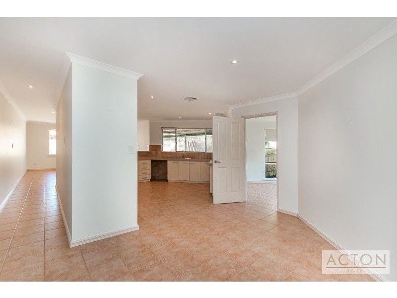 2 Picotee Mews, Coogee WA 6166