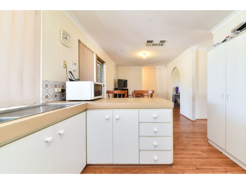 3 Peters Way, Bibra Lake WA 6163