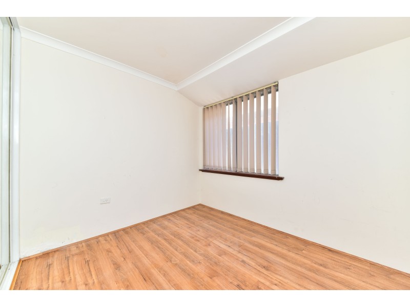 3 Peters Way, Bibra Lake WA 6163