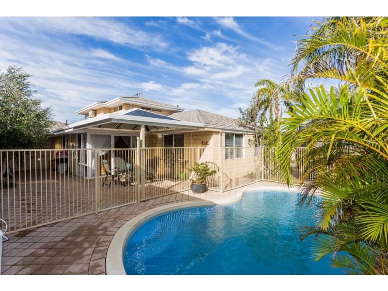 15 Peel Road, Coogee WA 6166
