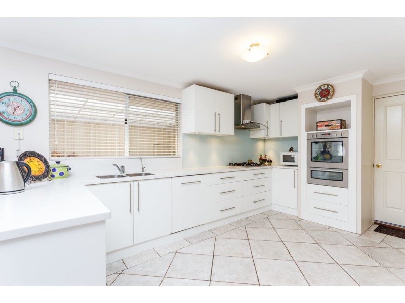 15 Peel Road, Coogee WA 6166