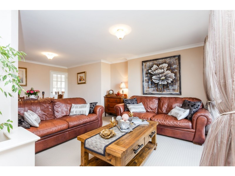 15 Peel Road, Coogee WA 6166