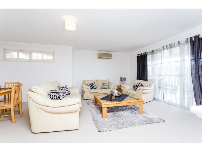 15 Peel Road, Coogee WA 6166