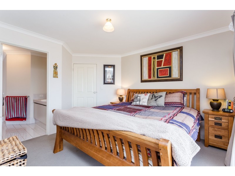 15 Peel Road, Coogee WA 6166