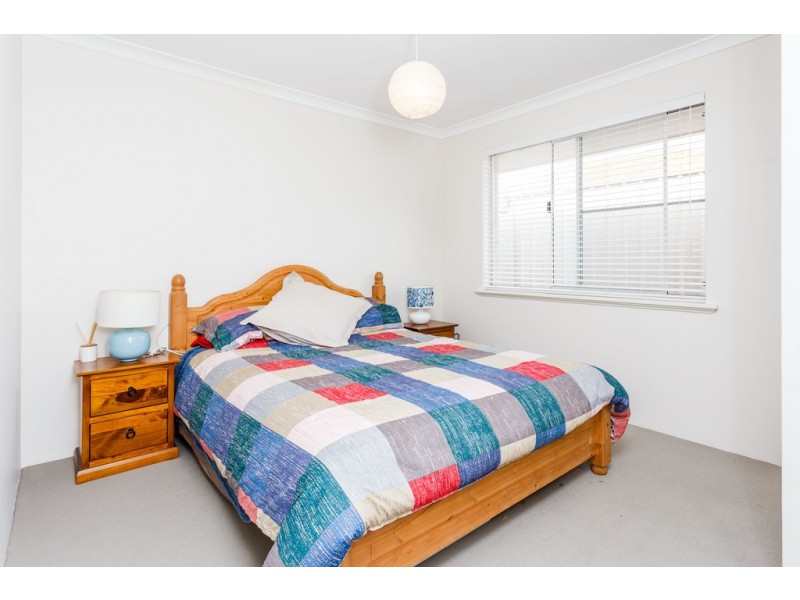 15 Peel Road, Coogee WA 6166