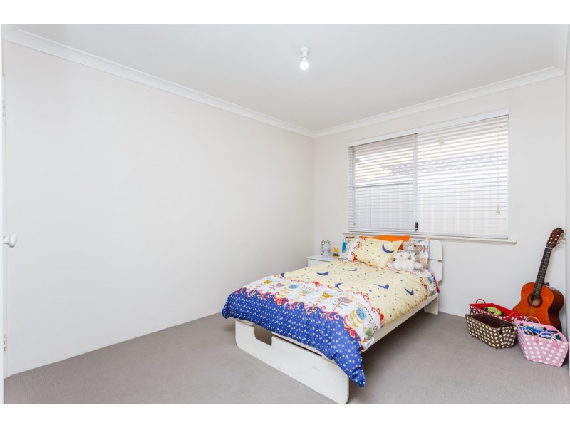 15 Peel Road, Coogee WA 6166