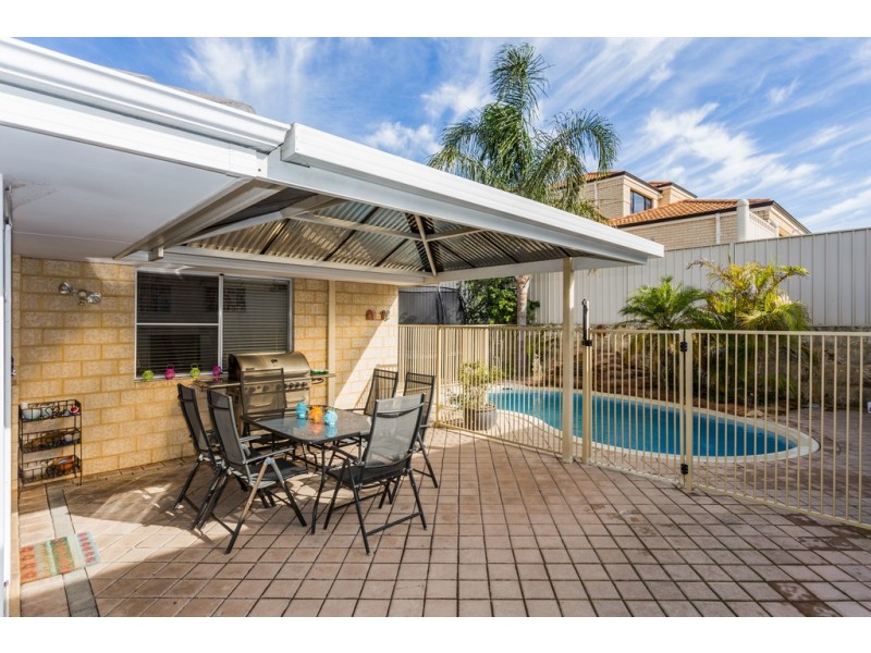 15 Peel Road, Coogee WA 6166