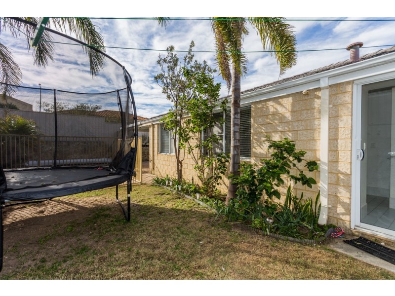 15 Peel Road, Coogee WA 6166