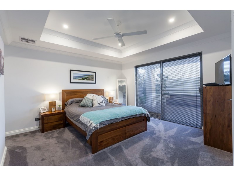 1 Katsura Gardens, Munster WA 6166