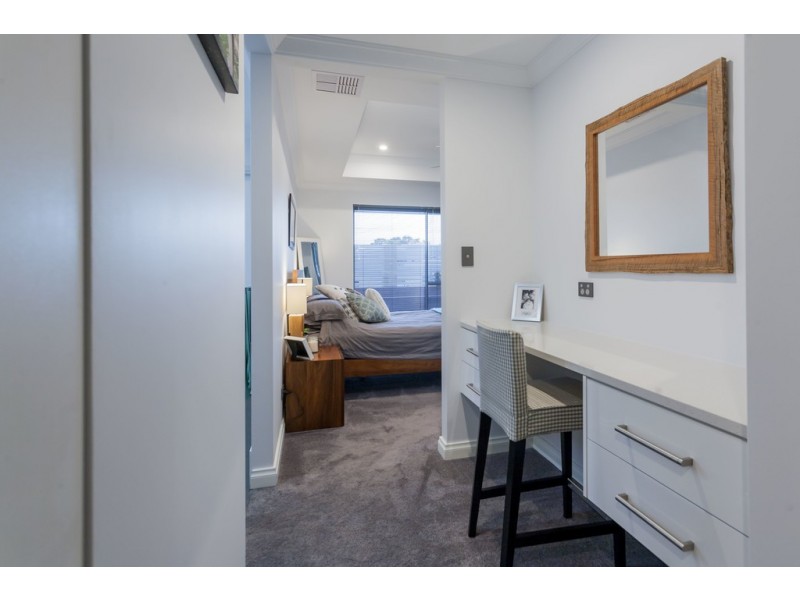 1 Katsura Gardens, Munster WA 6166