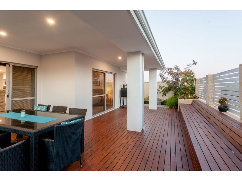 1 Katsura Gardens, Munster WA 6166