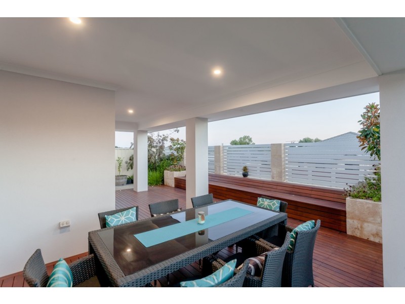 1 Katsura Gardens, Munster WA 6166