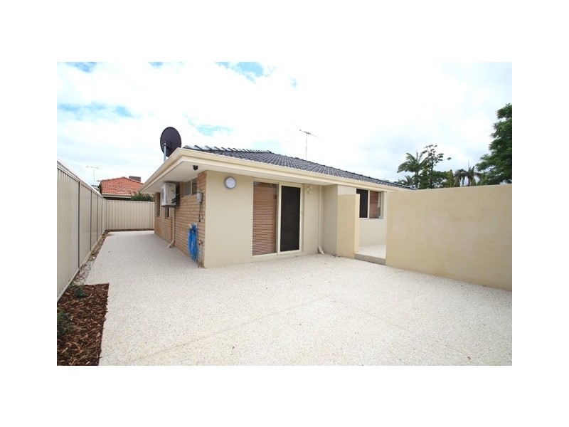 8B Bickley Crescent, Manning WA 6152