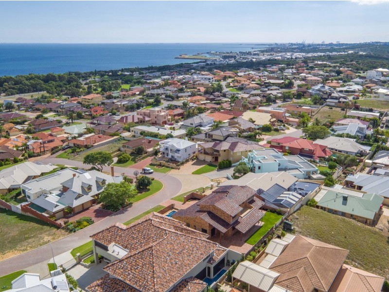 21 Anitra Court, Coogee WA 6166