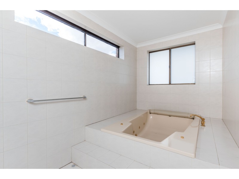 21 Anitra Court, Coogee WA 6166