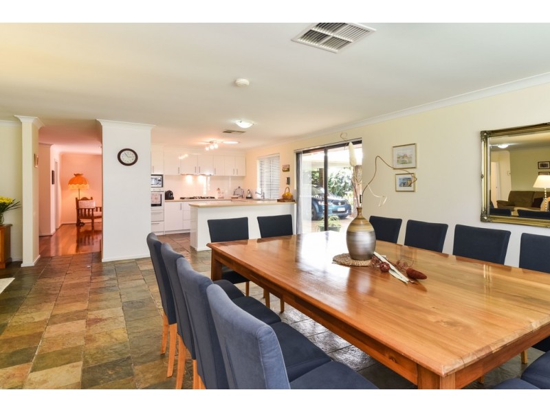 4 Sheridan Court, Munster WA 6166