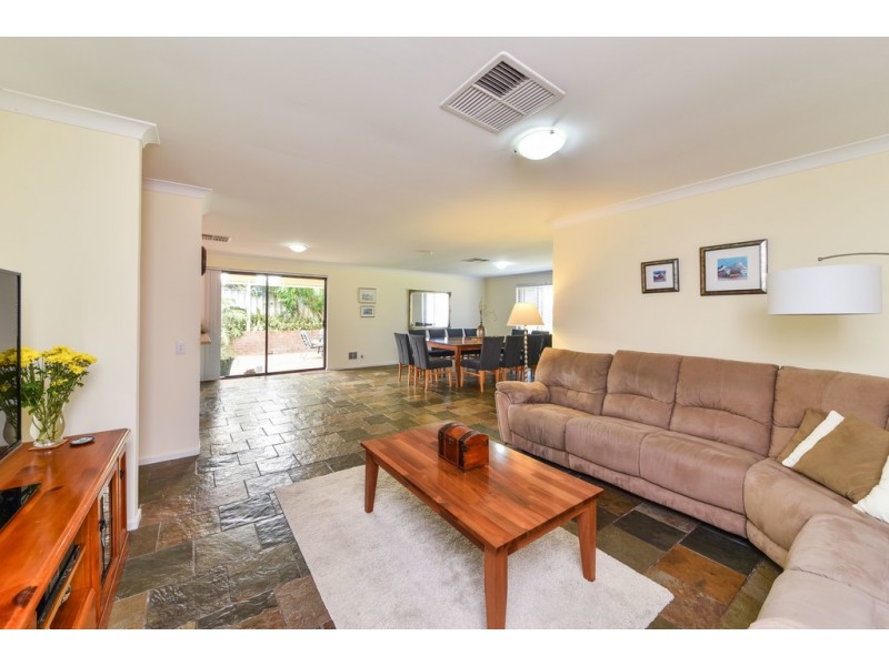 4 Sheridan Court, Munster WA 6166