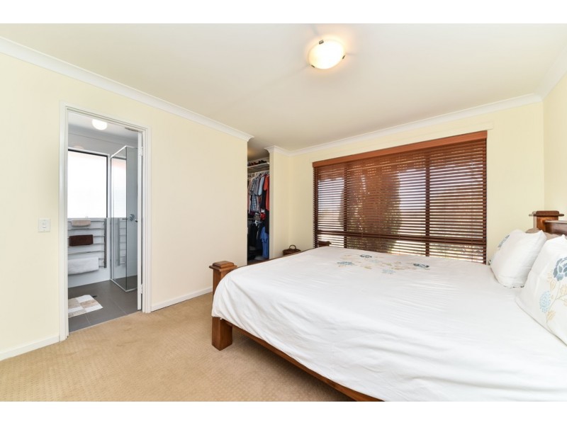 4 Sheridan Court, Munster WA 6166