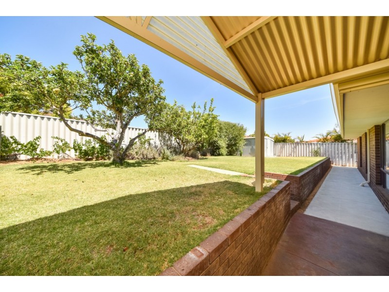 4 Sheridan Court, Munster WA 6166