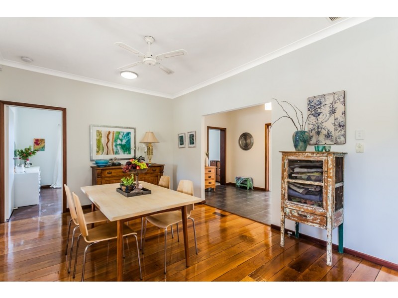 9 Instone Street, Hilton WA 6163