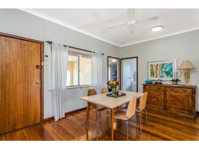 9 Instone Street, Hilton WA 6163