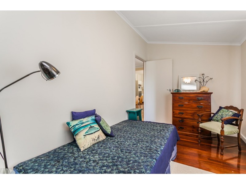 9 Instone Street, Hilton WA 6163